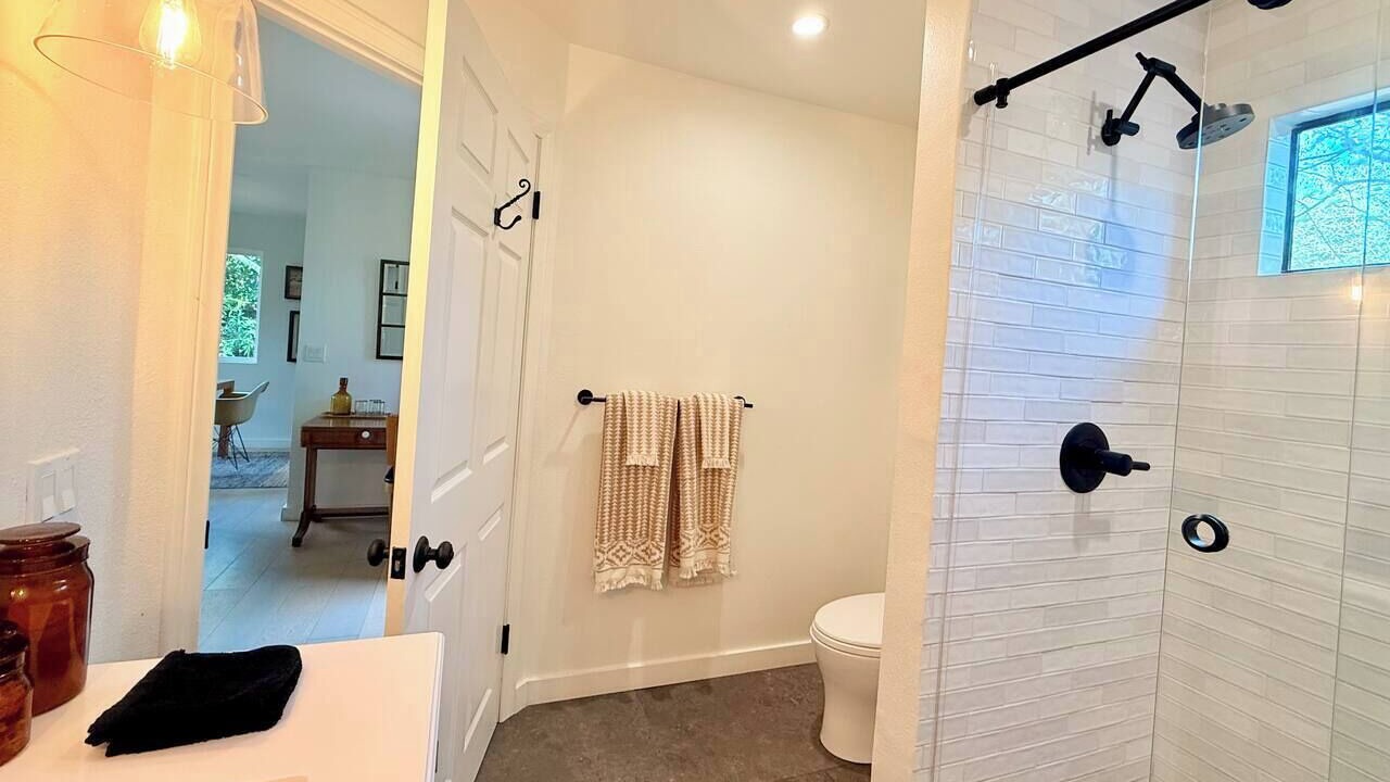 Photo of Bathroom in Meiners Oaks