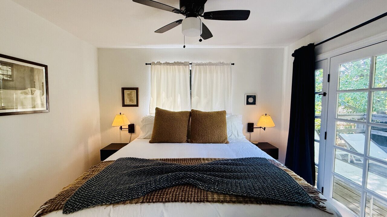 Photo of Bedroom in Meiners Oaks