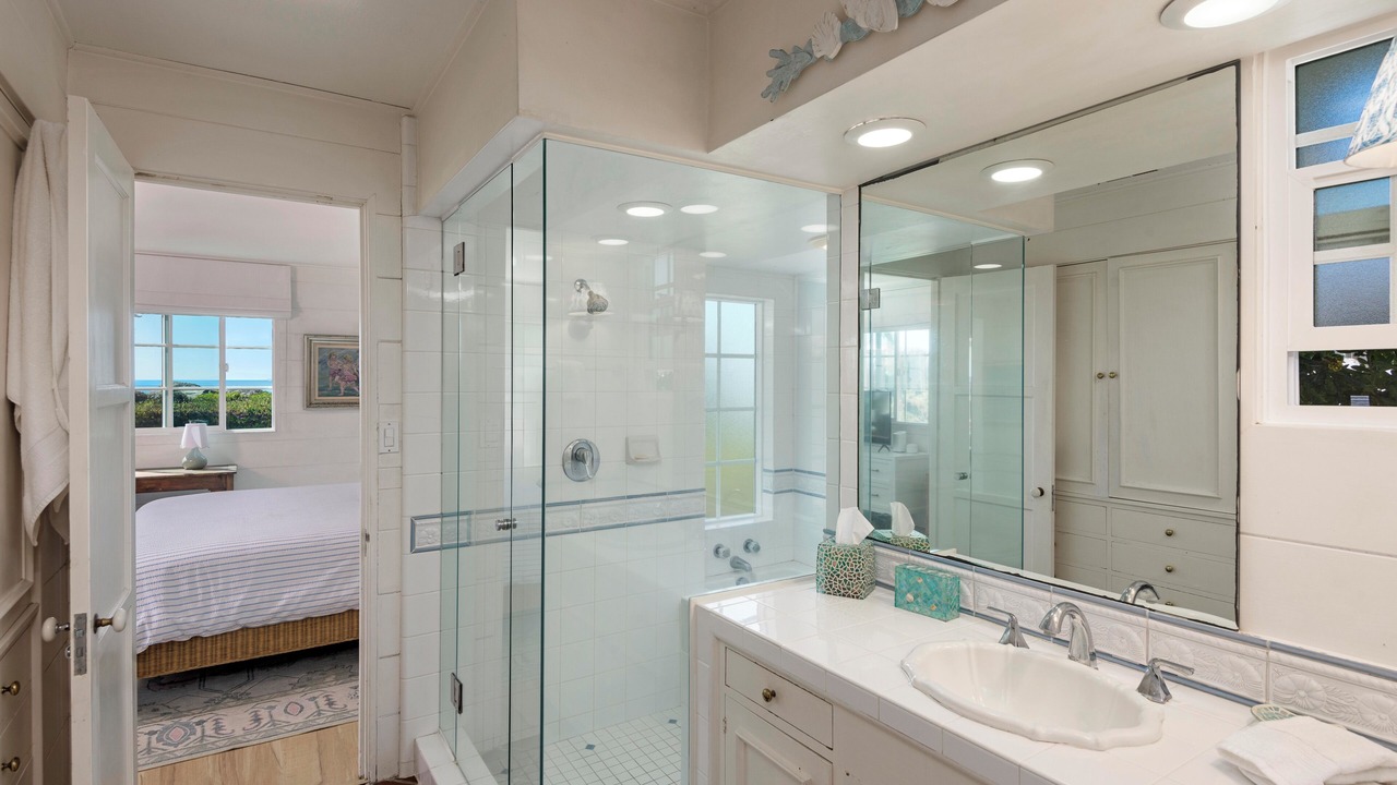Photo of Bathroom in Carpinteria