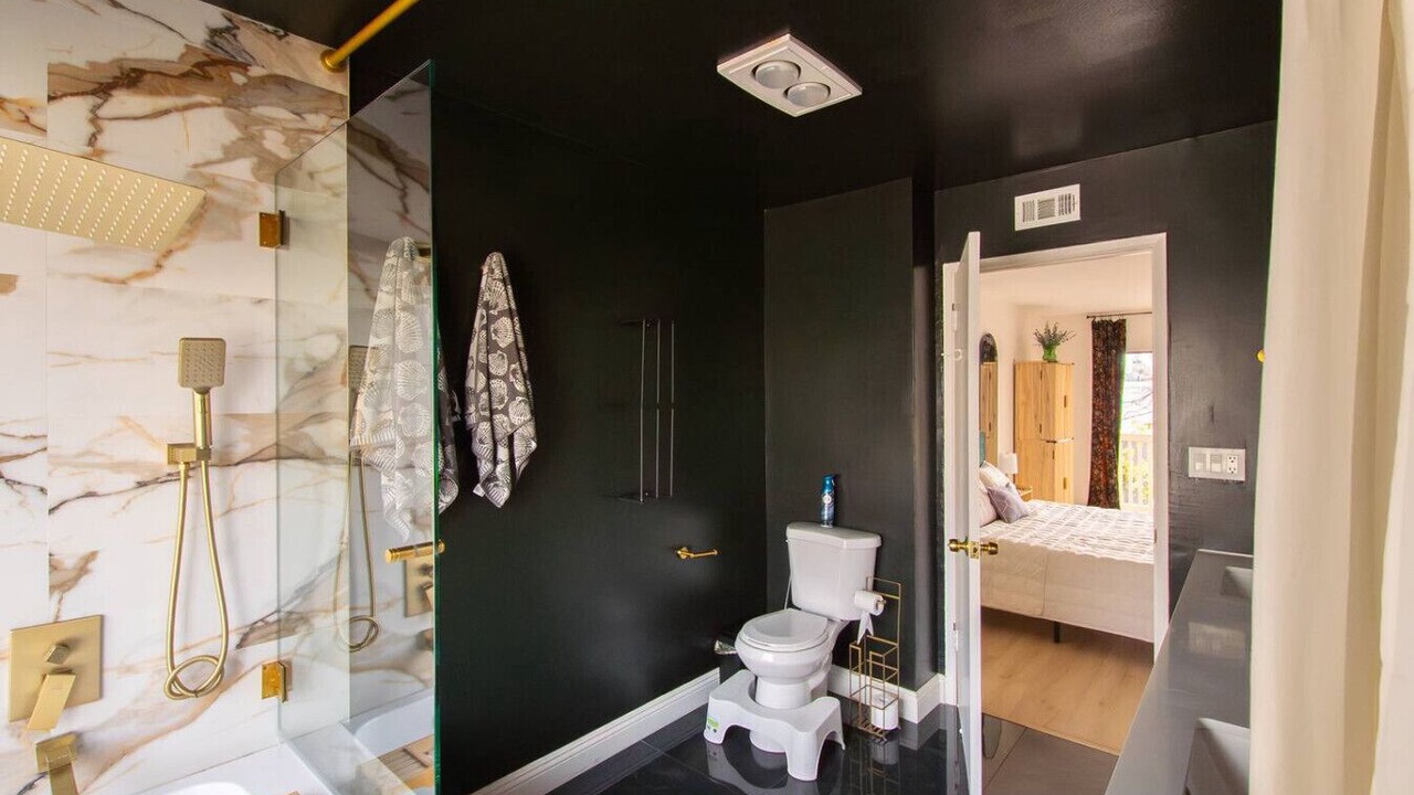 Photo of Bathroom in North Hollywood