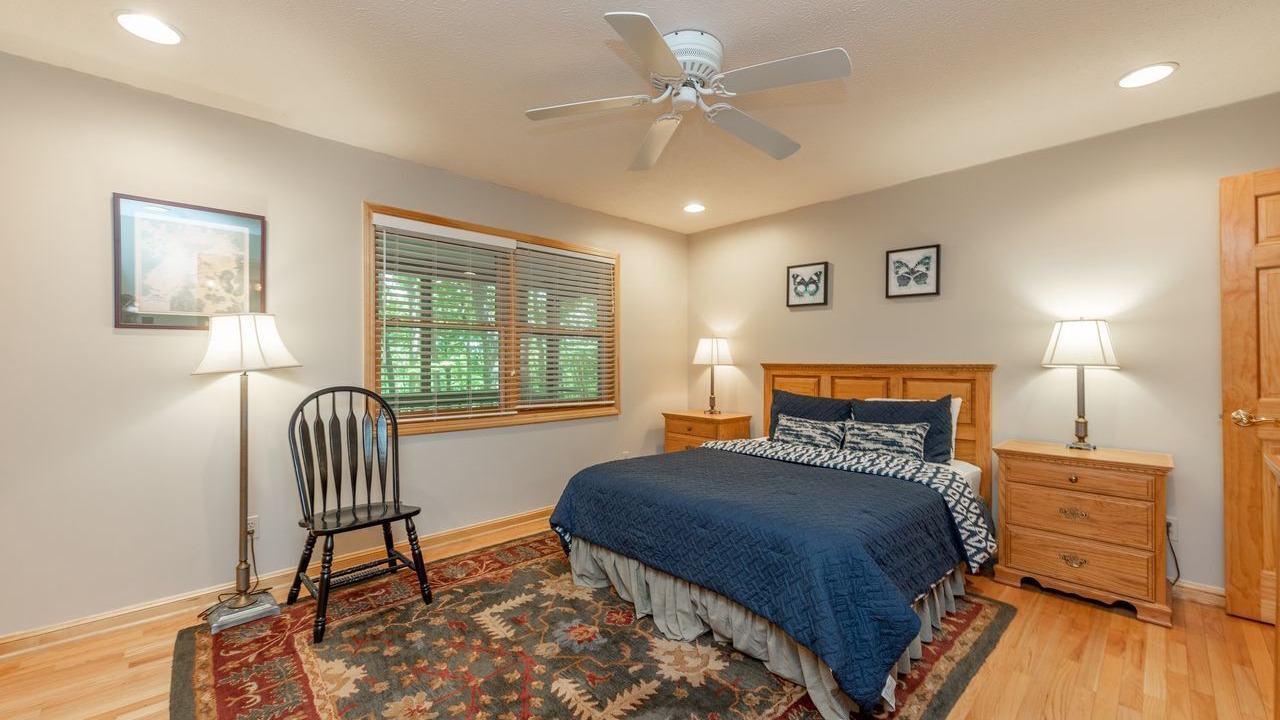 Photo of Bedroom in Mountainside