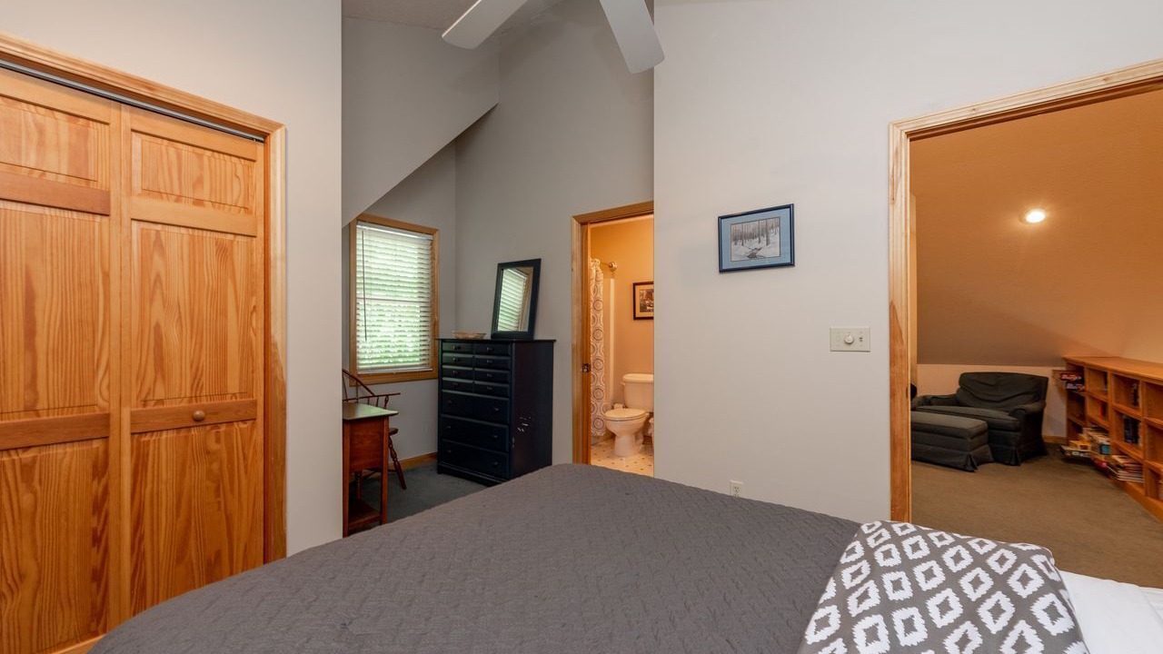 Photo of Bedroom in Mountainside