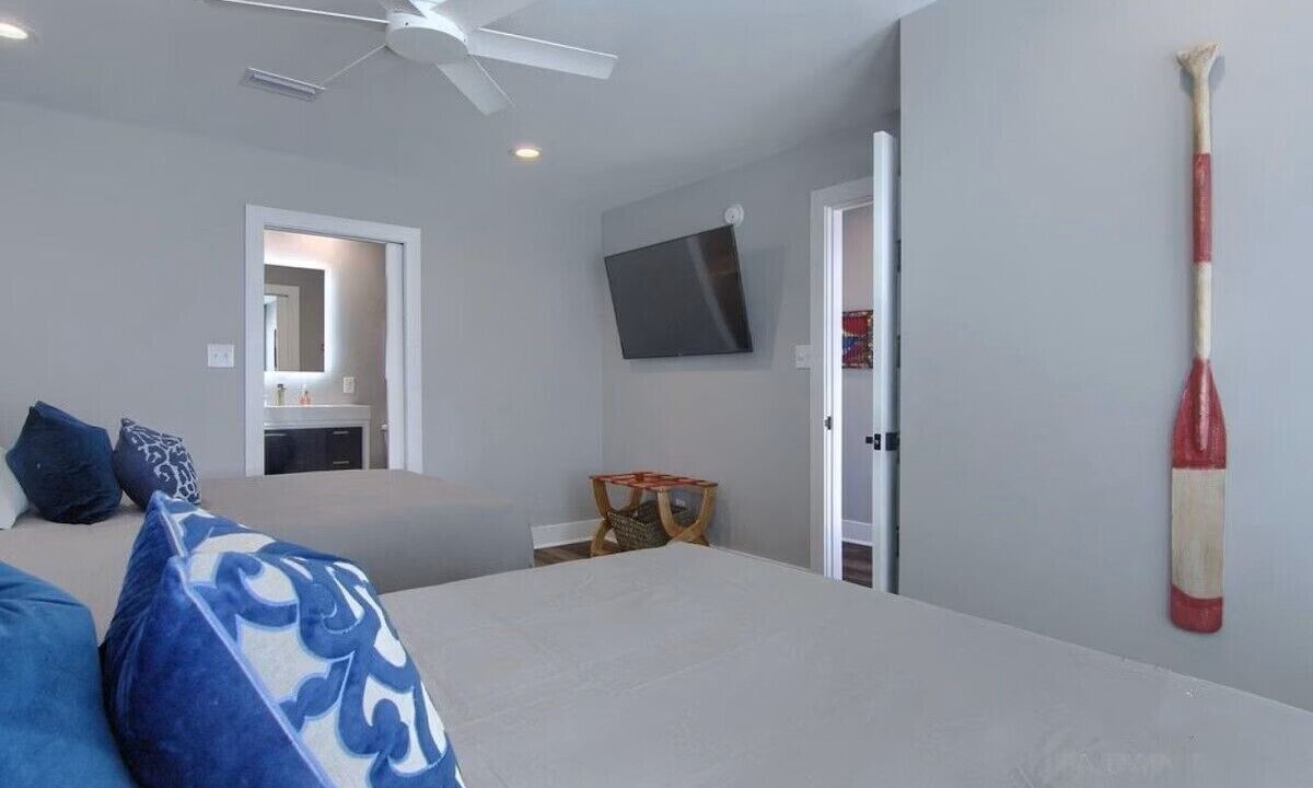 Photo of Bedroom in Surf Side Shores
