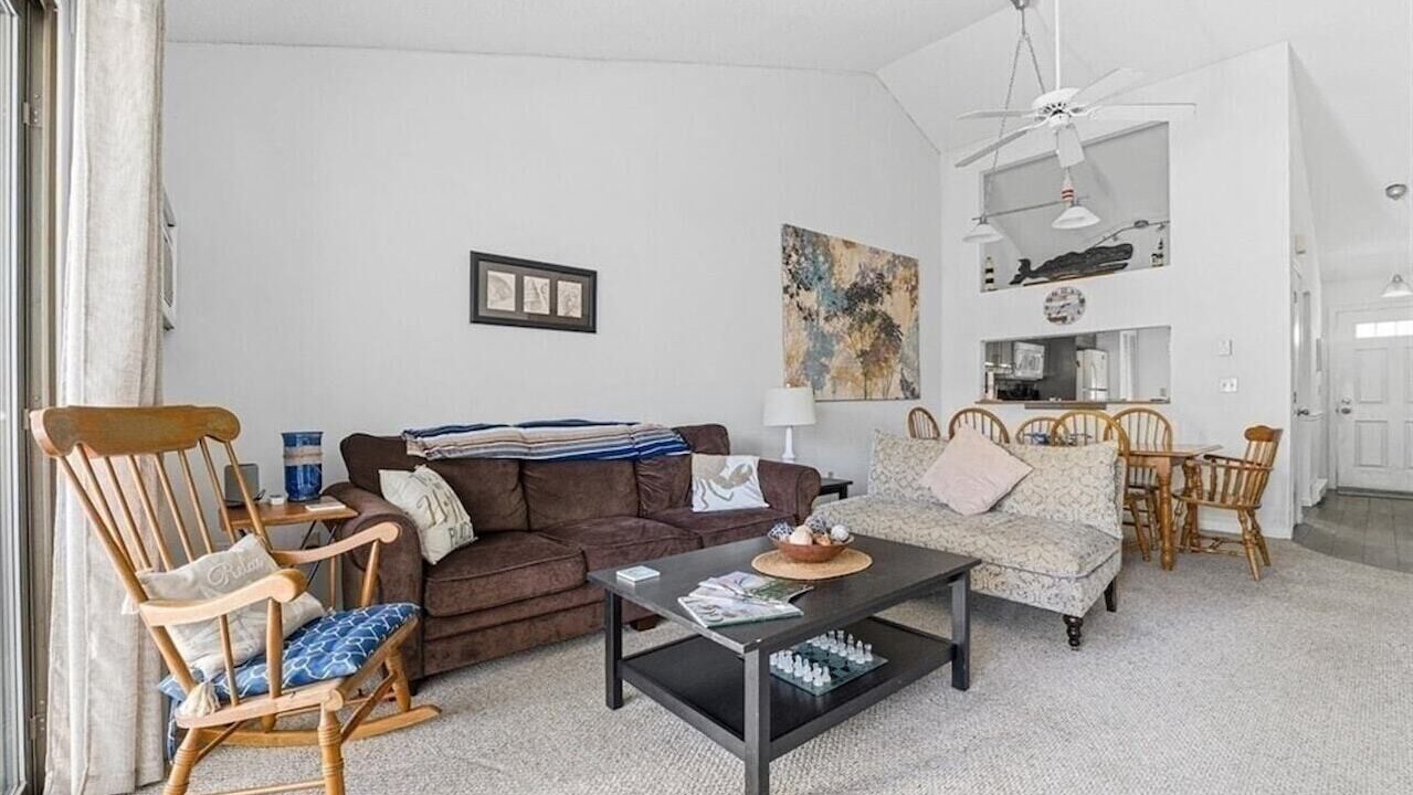Photo of Livingroom in Brewster