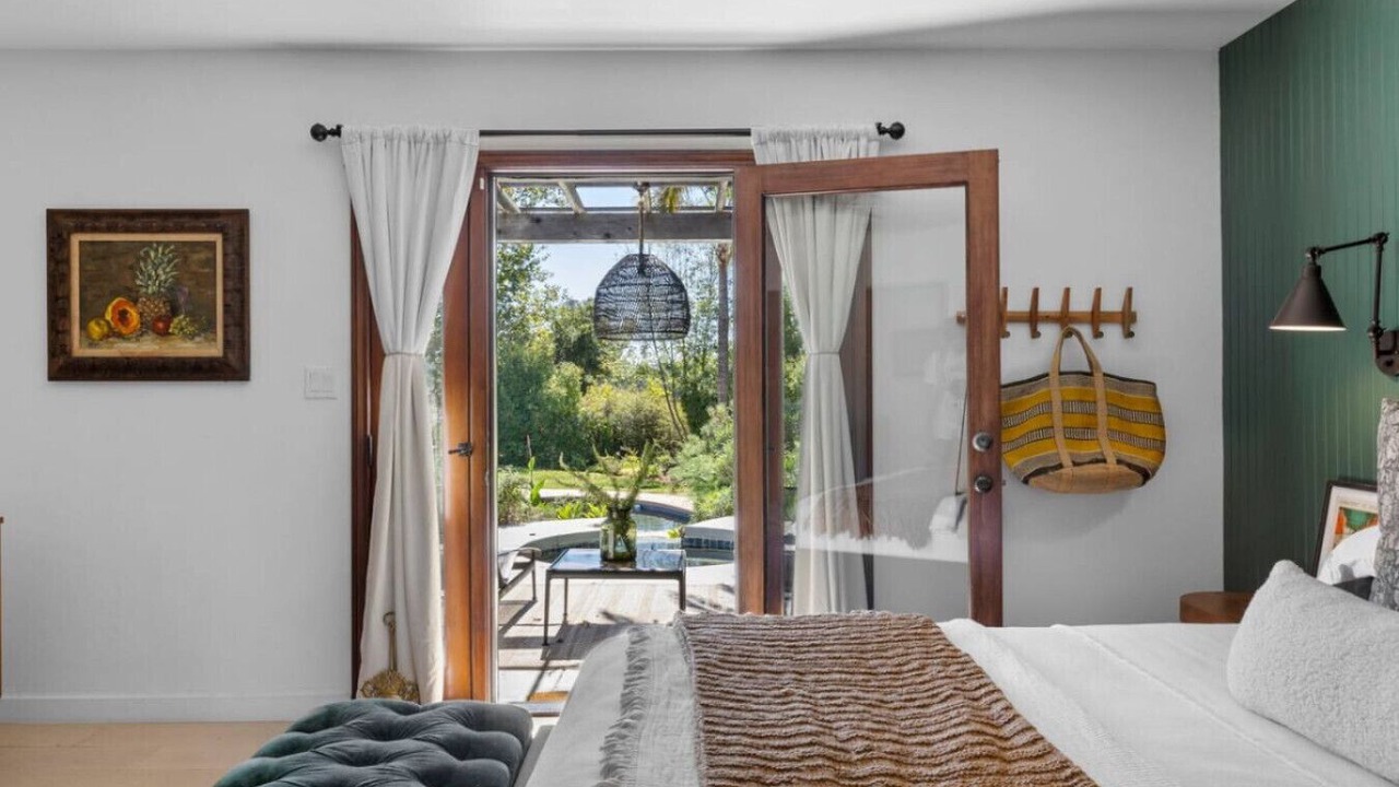 Photo of Bedroom in Meiners Oaks