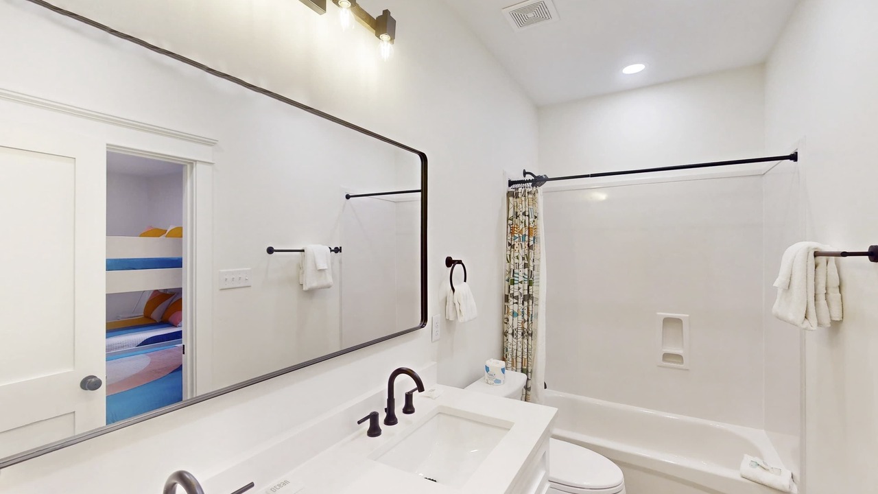 Photo of Bathroom in Dauphin Island