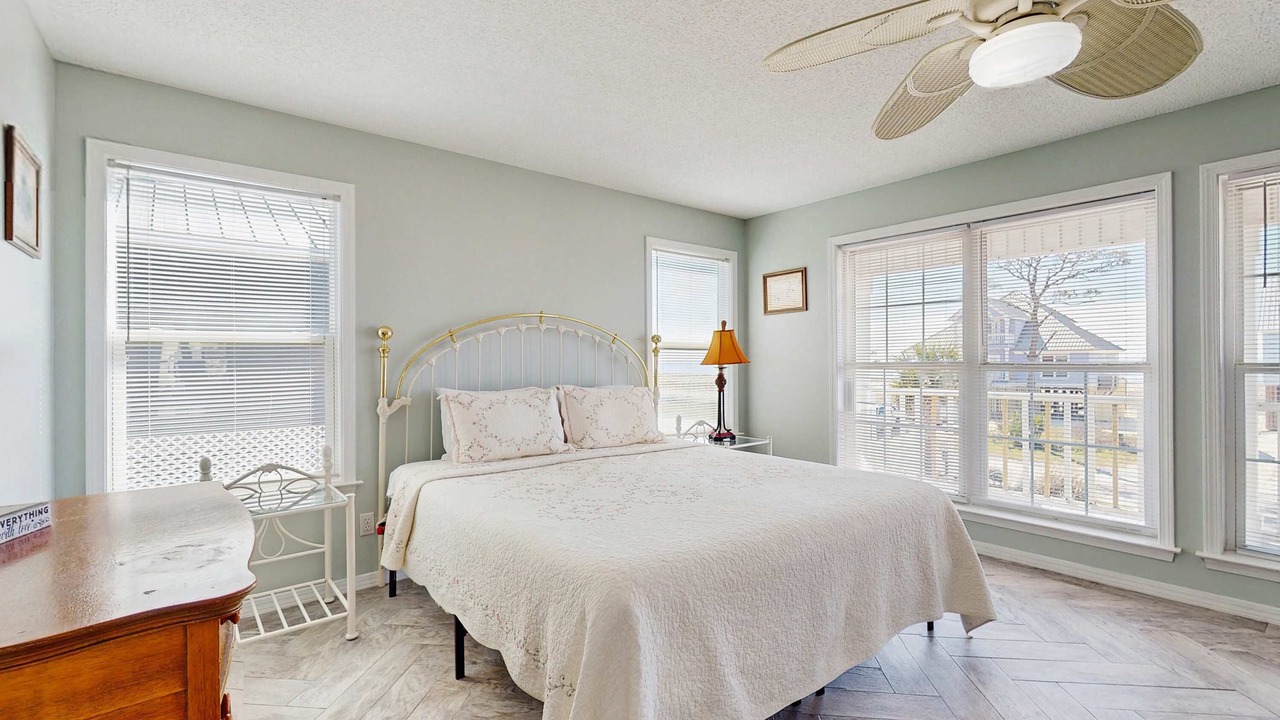 Photo of Bedroom in Audubon Place