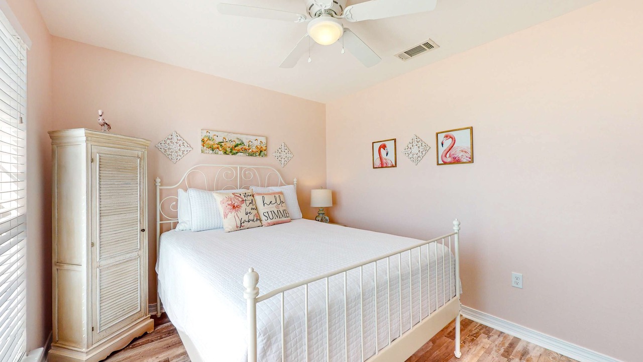 Photo of Bedroom in Dauphin Island