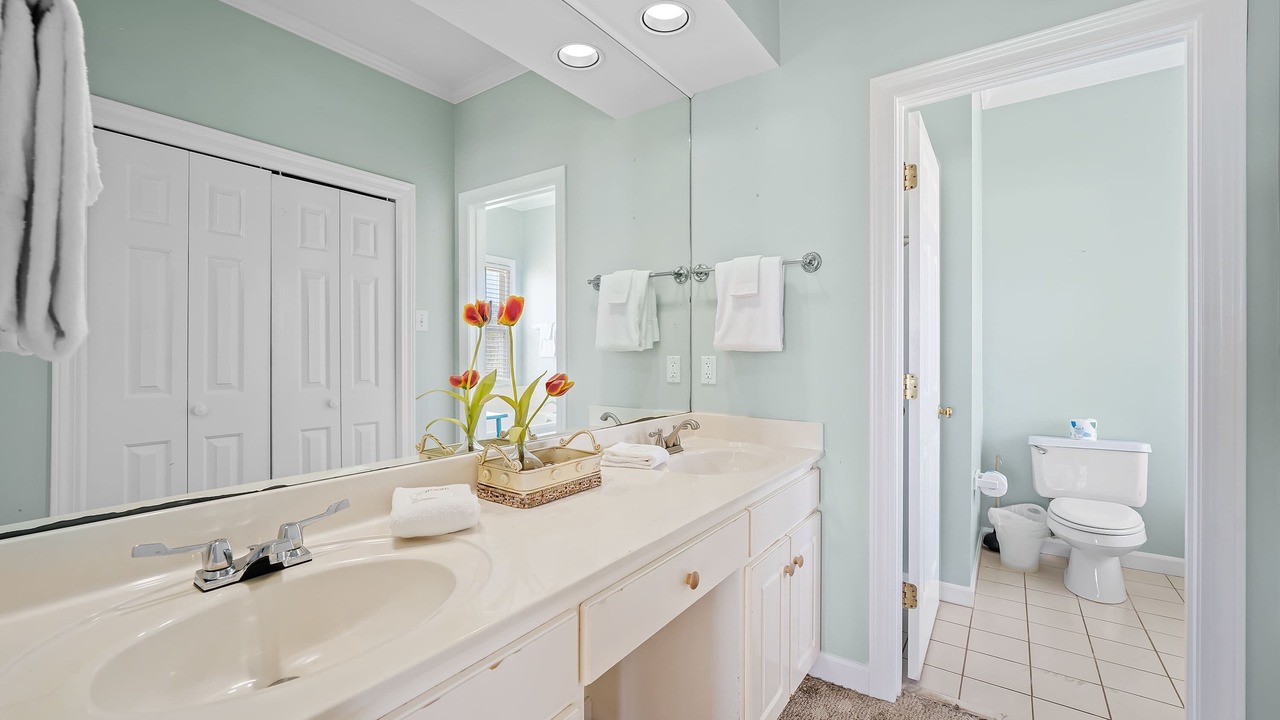 Photo of Bathroom in Audubon Place