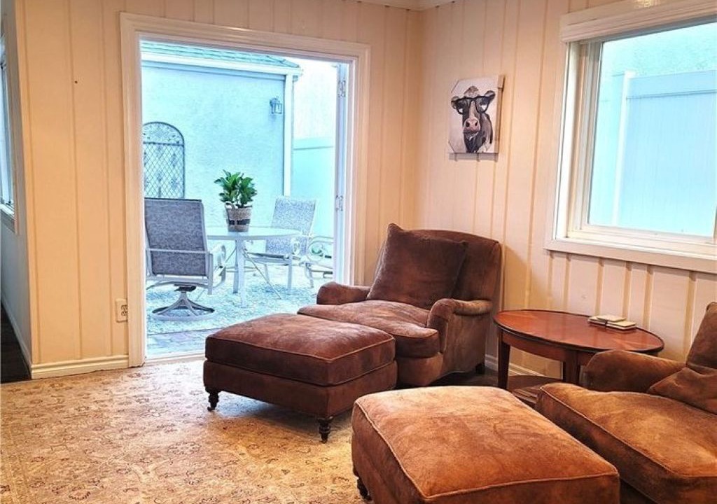 Photo of Livingroom in Old Towne