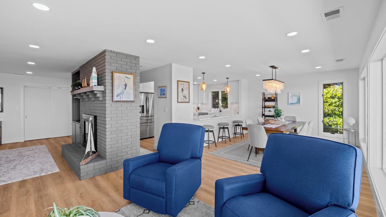 Photo of Livingroom in Calvert Beach-Long Beach
