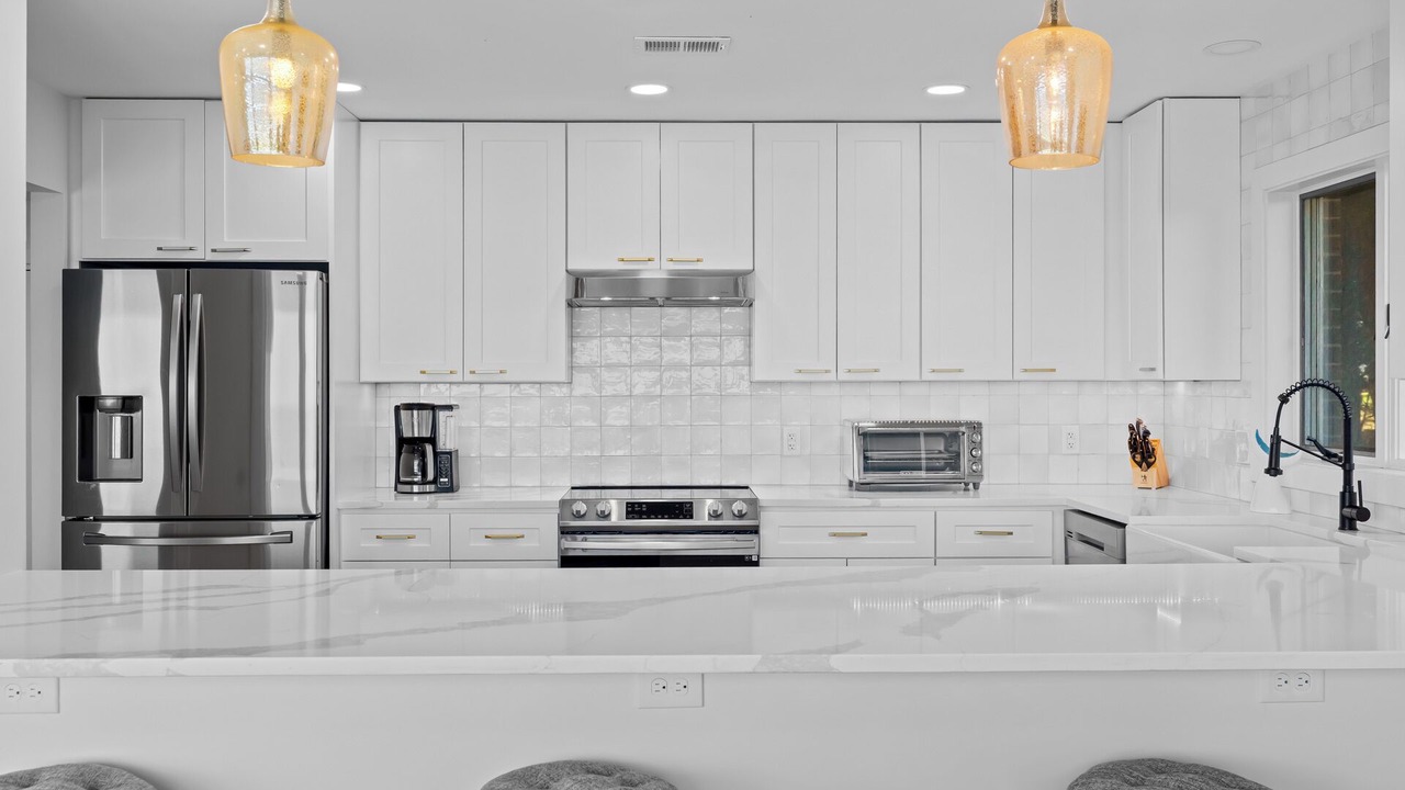 Photo of Kitchen in Calvert Beach-Long Beach