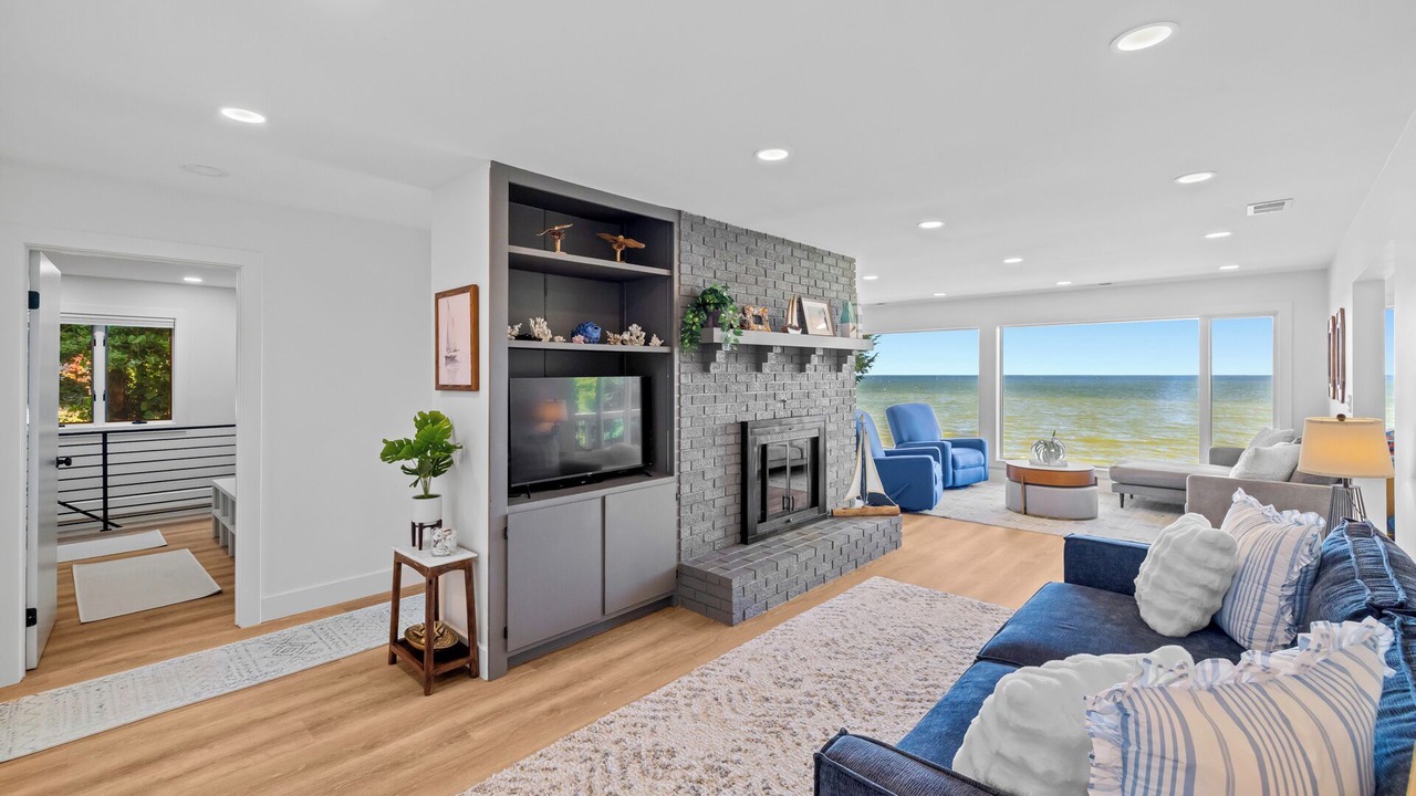 Photo of Livingroom in Calvert Beach-Long Beach