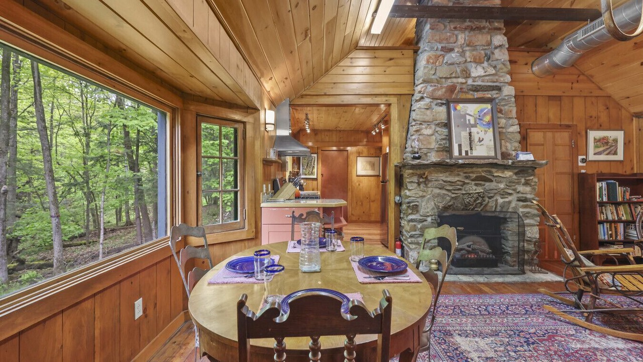 Photo of Livingroom in Lenox