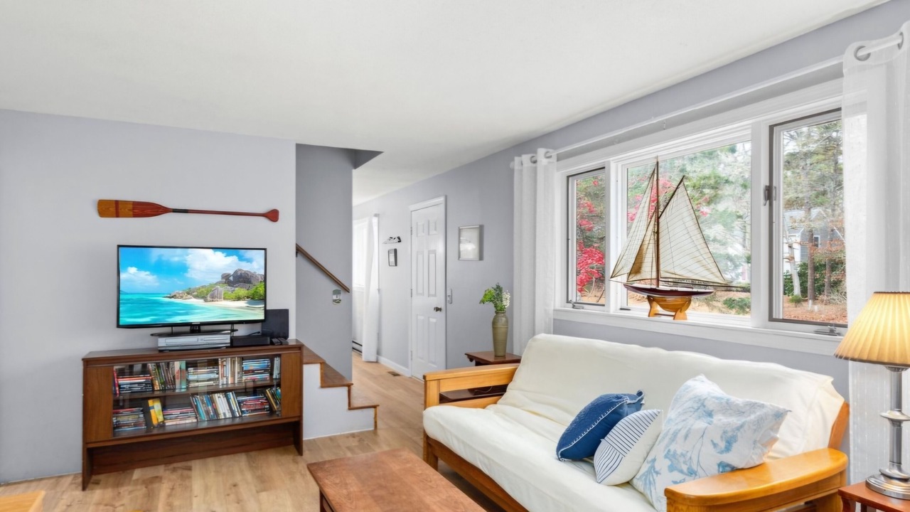 Photo of Livingroom in Brewster