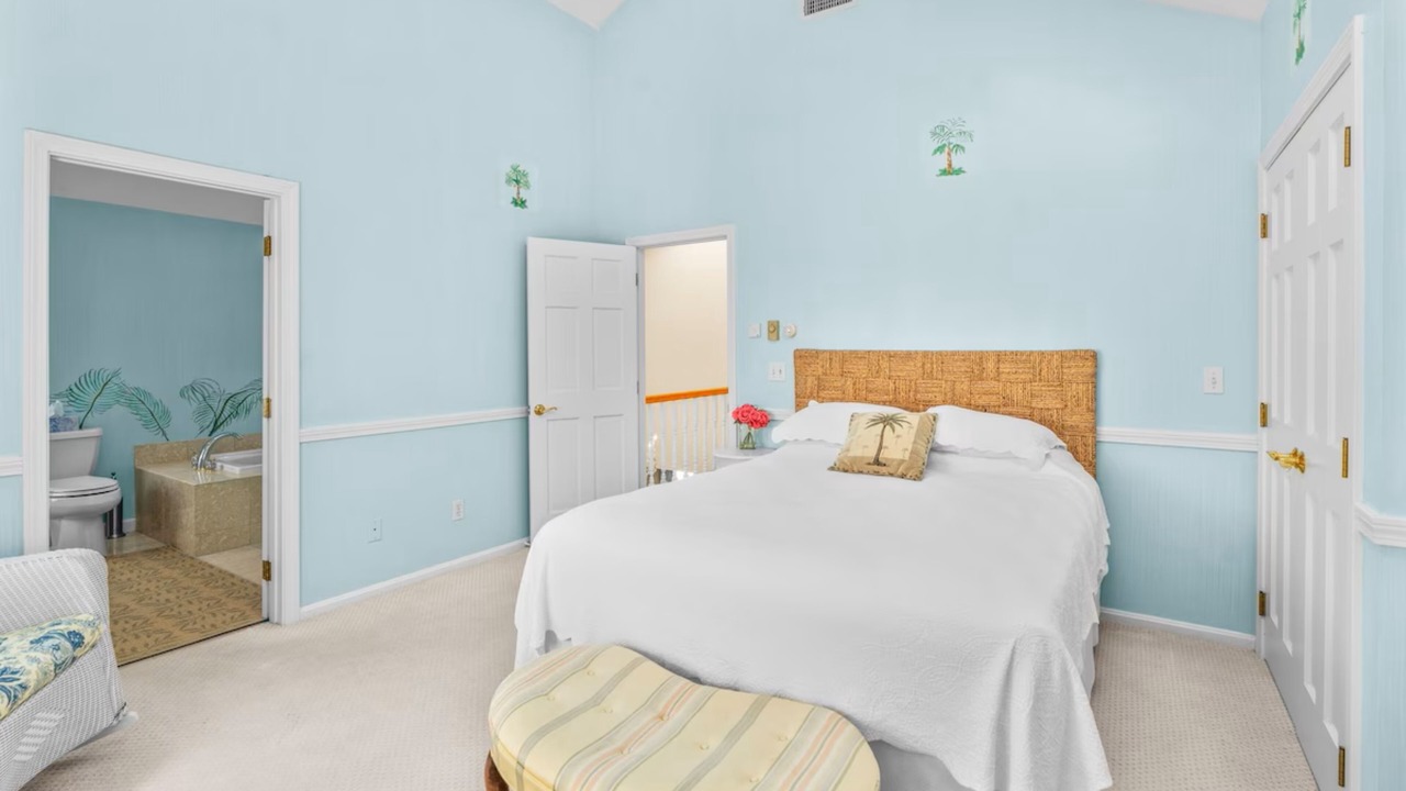 Photo of Bedroom in Popponesset