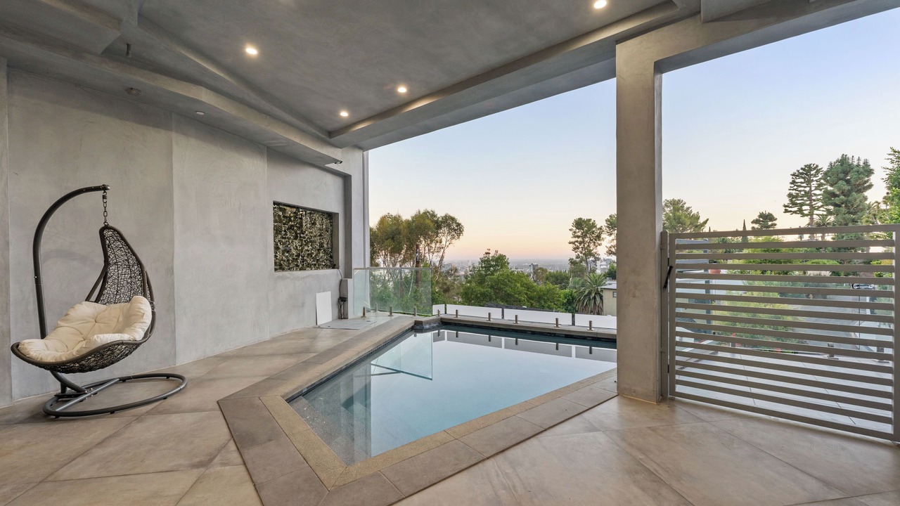 Photo of Outdoor in Hollywood Hills