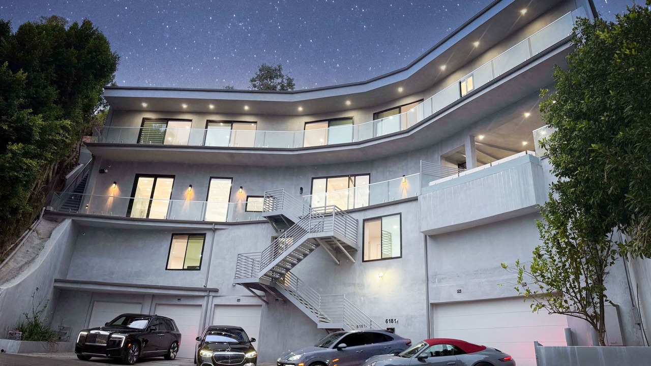 Photo of Outdoor in Hollywood Hills