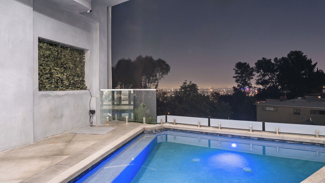 Photo of Outdoor in Hollywood Hills