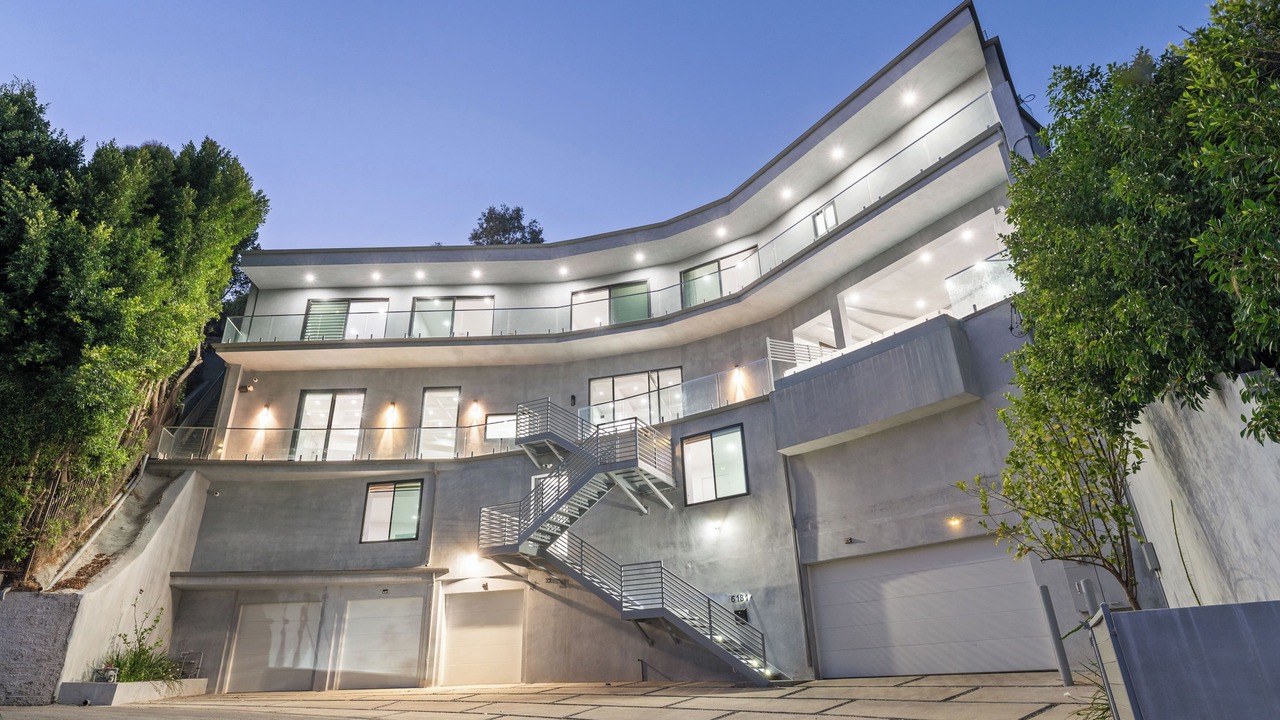 Photo of Outdoor in Hollywood Hills
