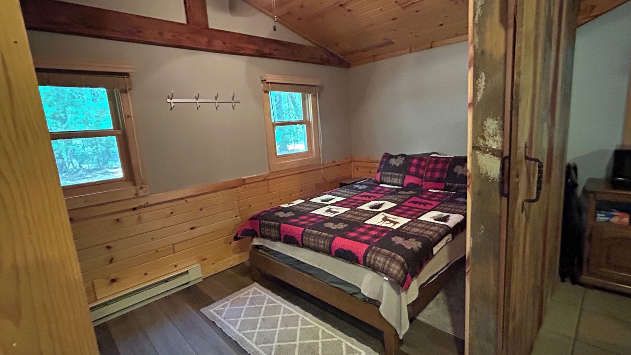 Photo of Bedroom in Redgranite