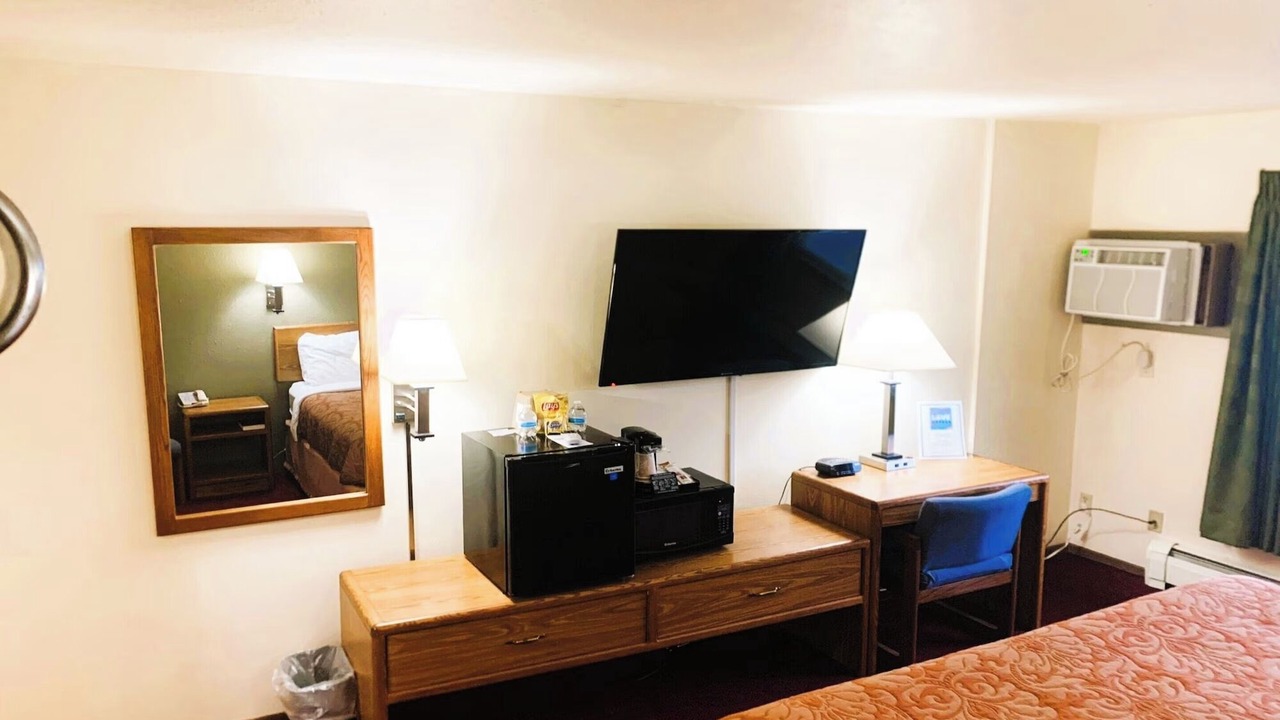 Photo of Bedroom in Staples