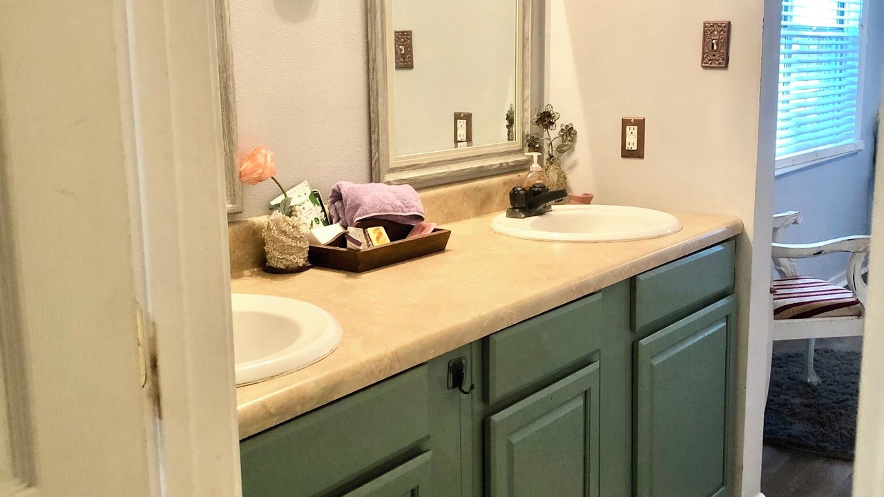 Photo of Bathroom in Gulf Park Estates
