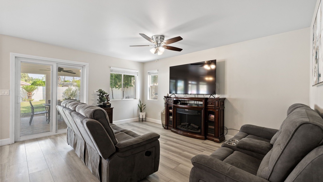 Photo of Livingroom in Pumpkin Center