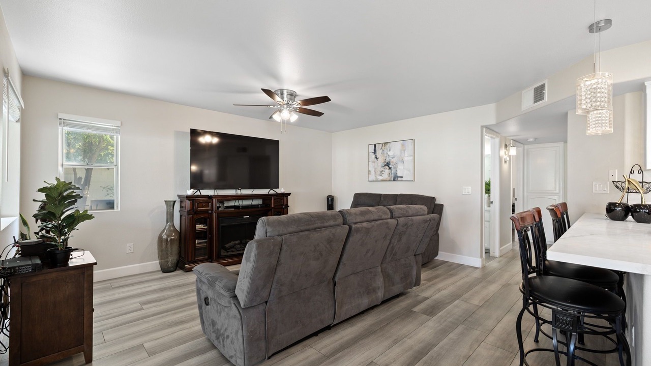 Photo of Livingroom in Pumpkin Center