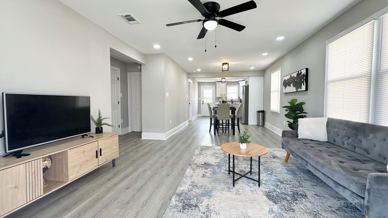 Photo of Livingroom in Dillard