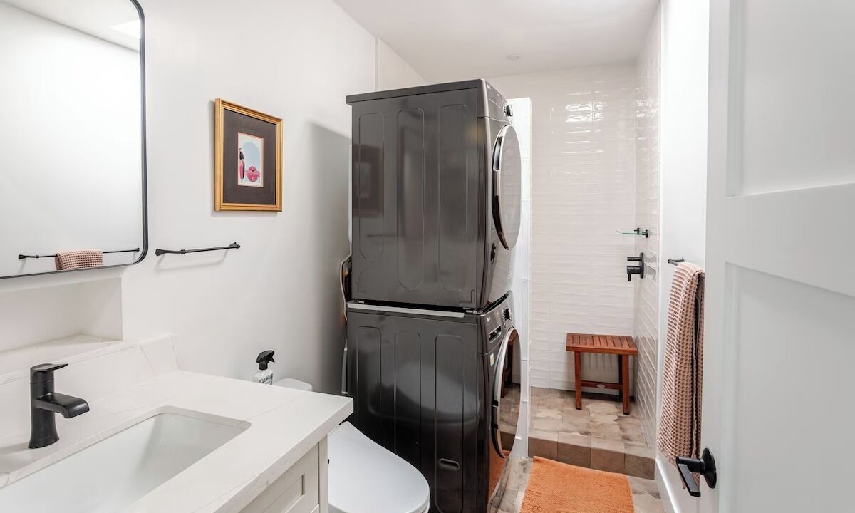 Photo of Bathroom in Los Angeles