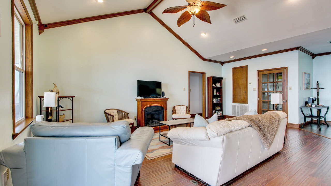 Photo of Livingroom in Ocean Springs
