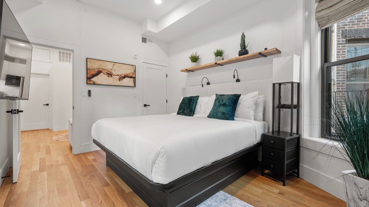 Photo of Bedroom in Fenway–Kenmore