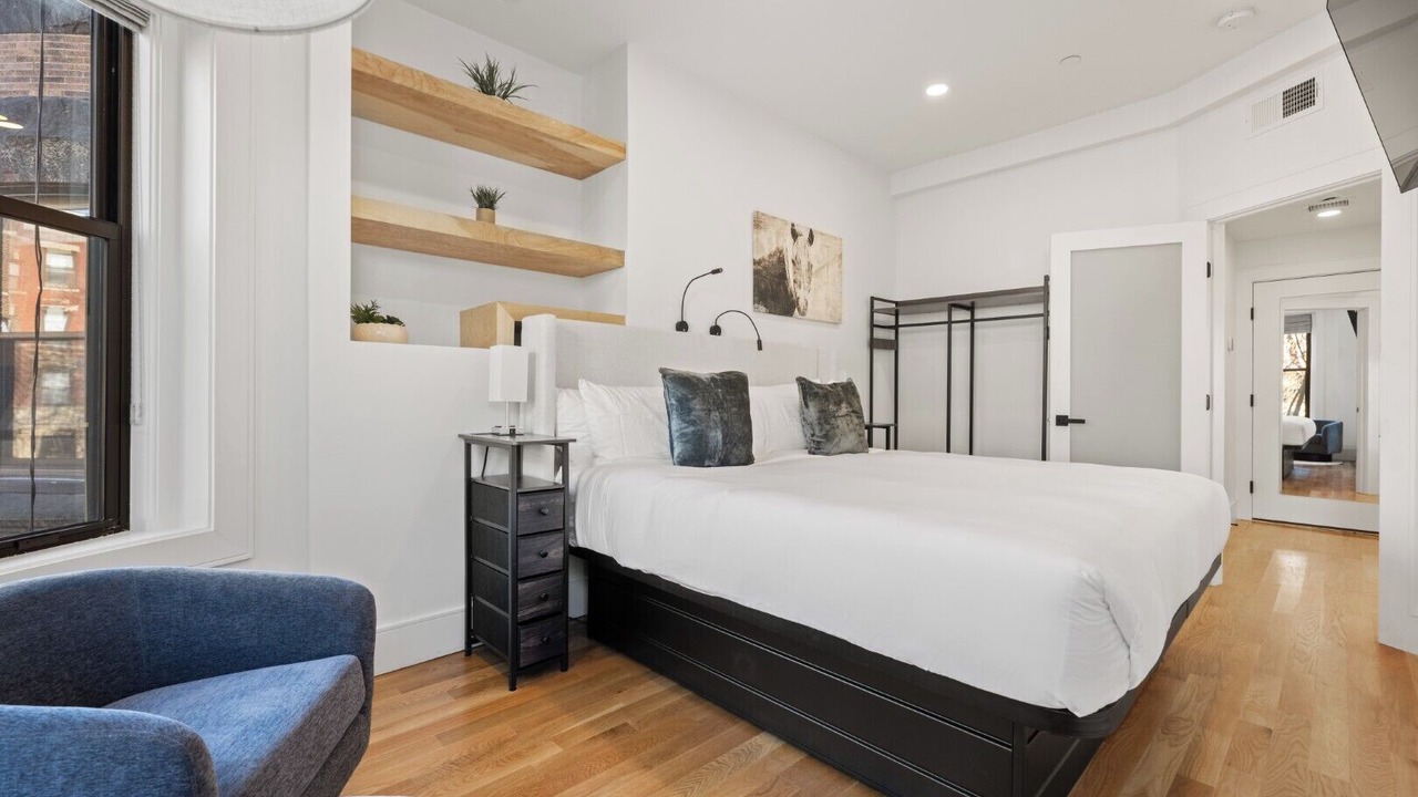 Photo of Bedroom in Fenway–Kenmore