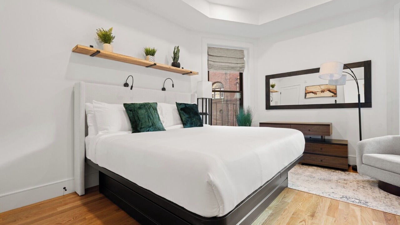 Photo of Bedroom in Fenway–Kenmore