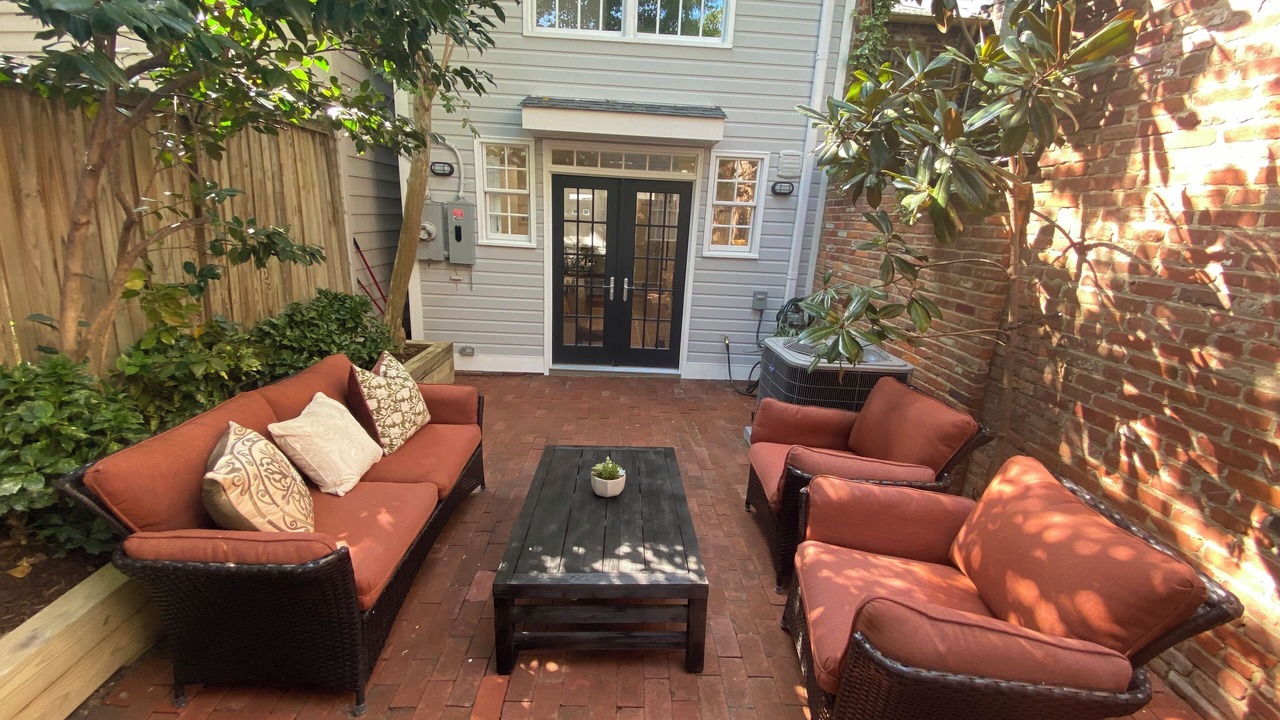 Photo of Patio Balcony in Old Town Alexandria