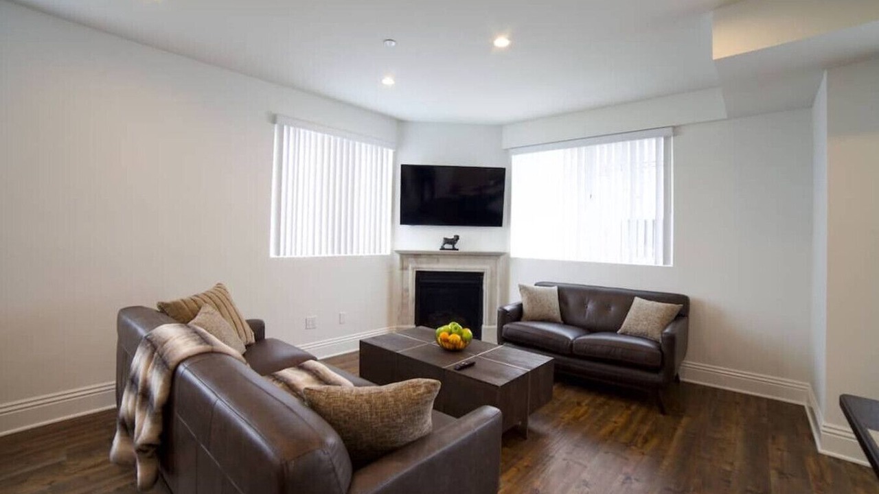 Photo of Livingroom in Pico - Robertson