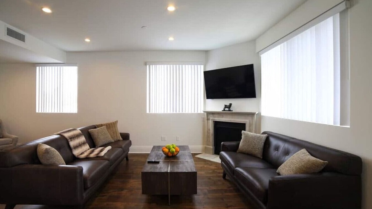 Photo of Livingroom in Pico - Robertson