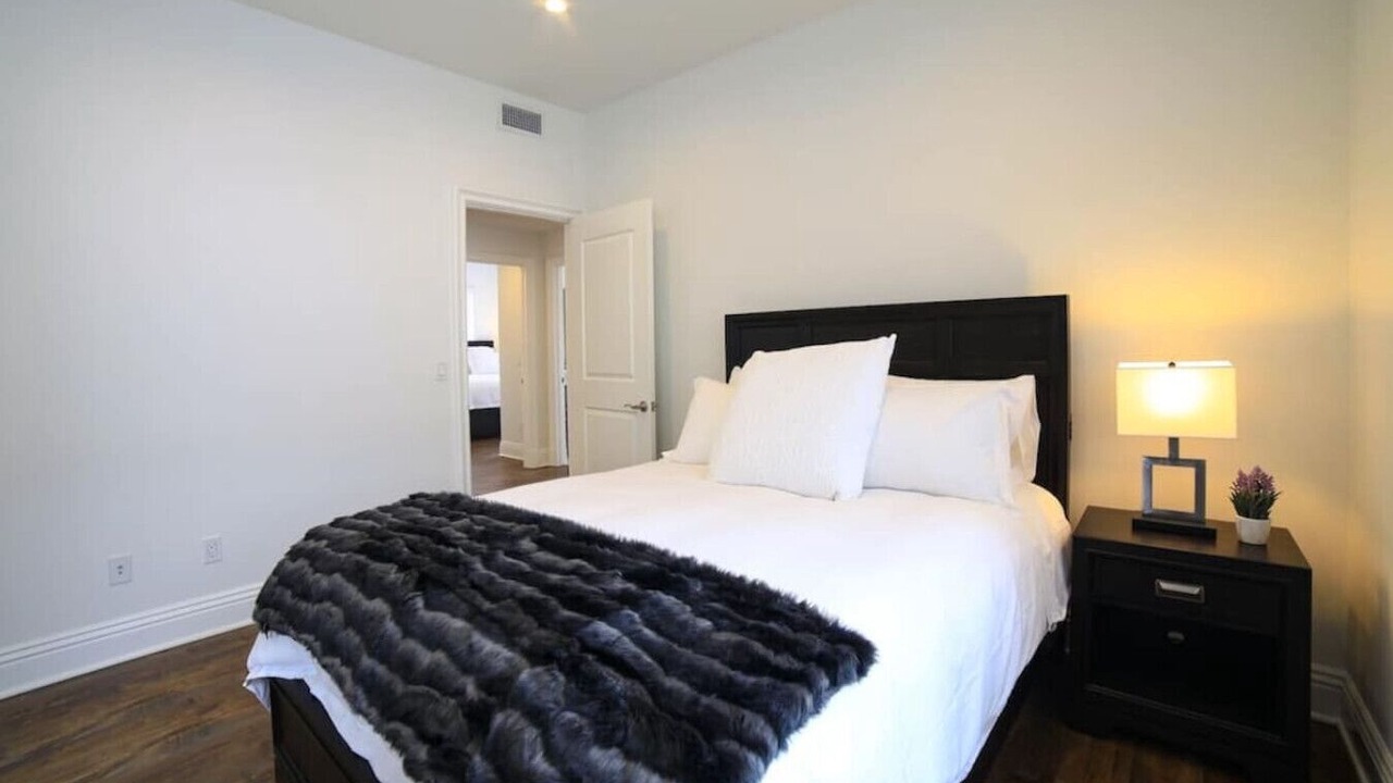 Photo of Bedroom in Pico - Robertson