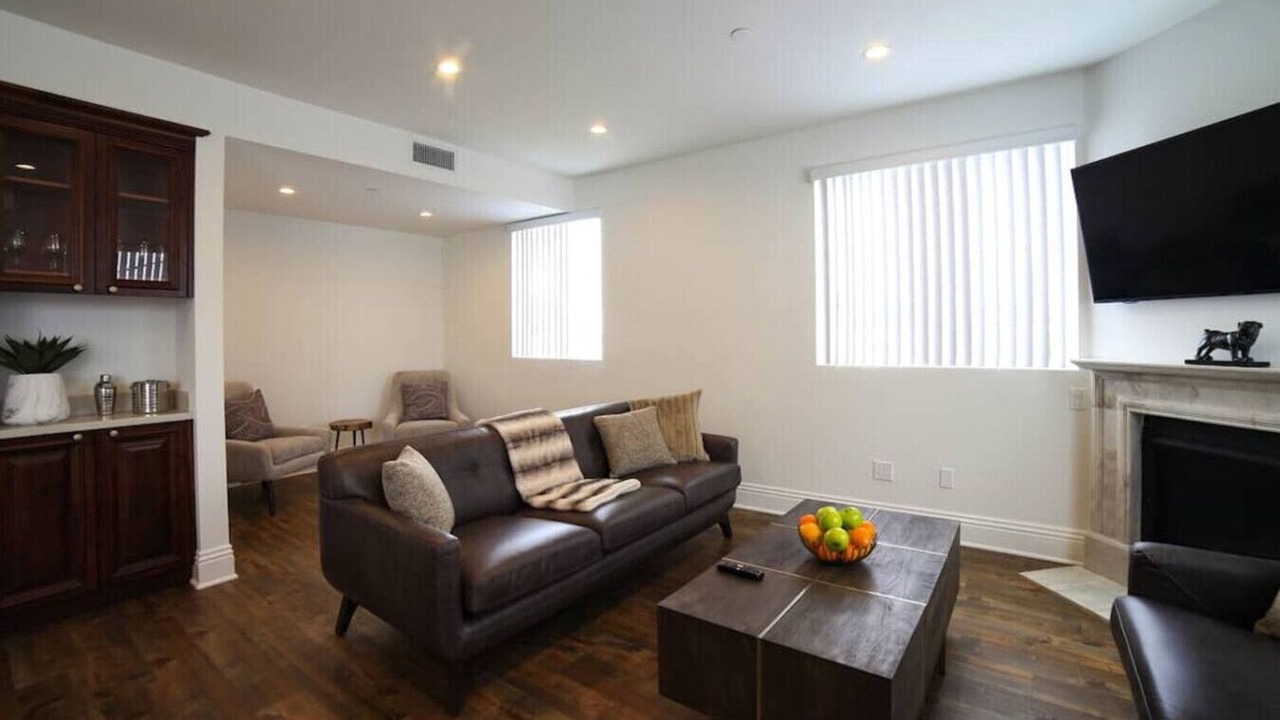 Photo of Livingroom in Pico - Robertson