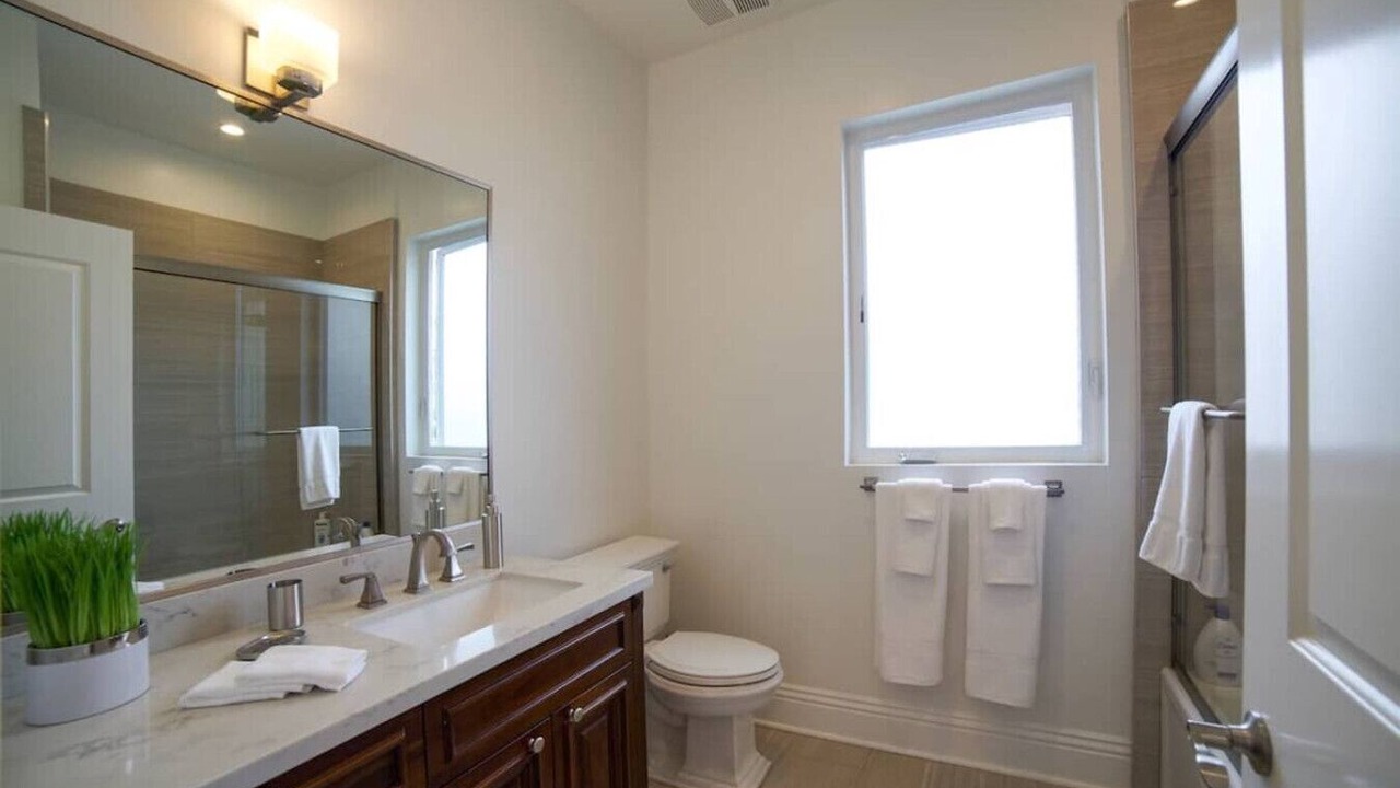 Photo of Bathroom in Pico - Robertson