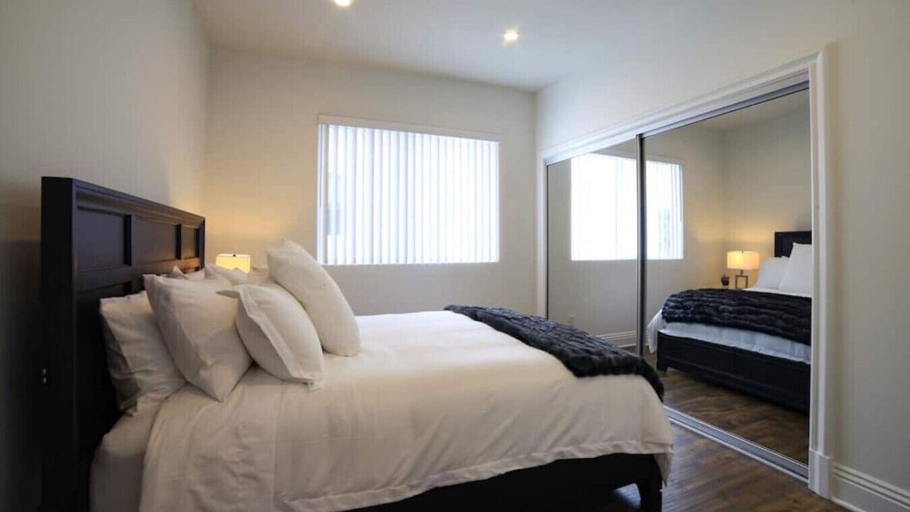 Photo of Bedroom in Pico - Robertson