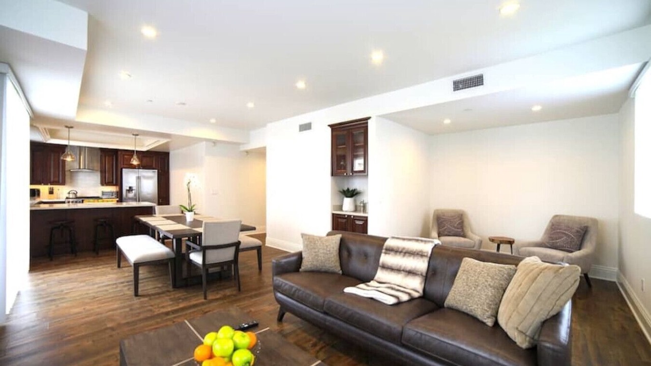 Photo of Livingroom in Pico - Robertson