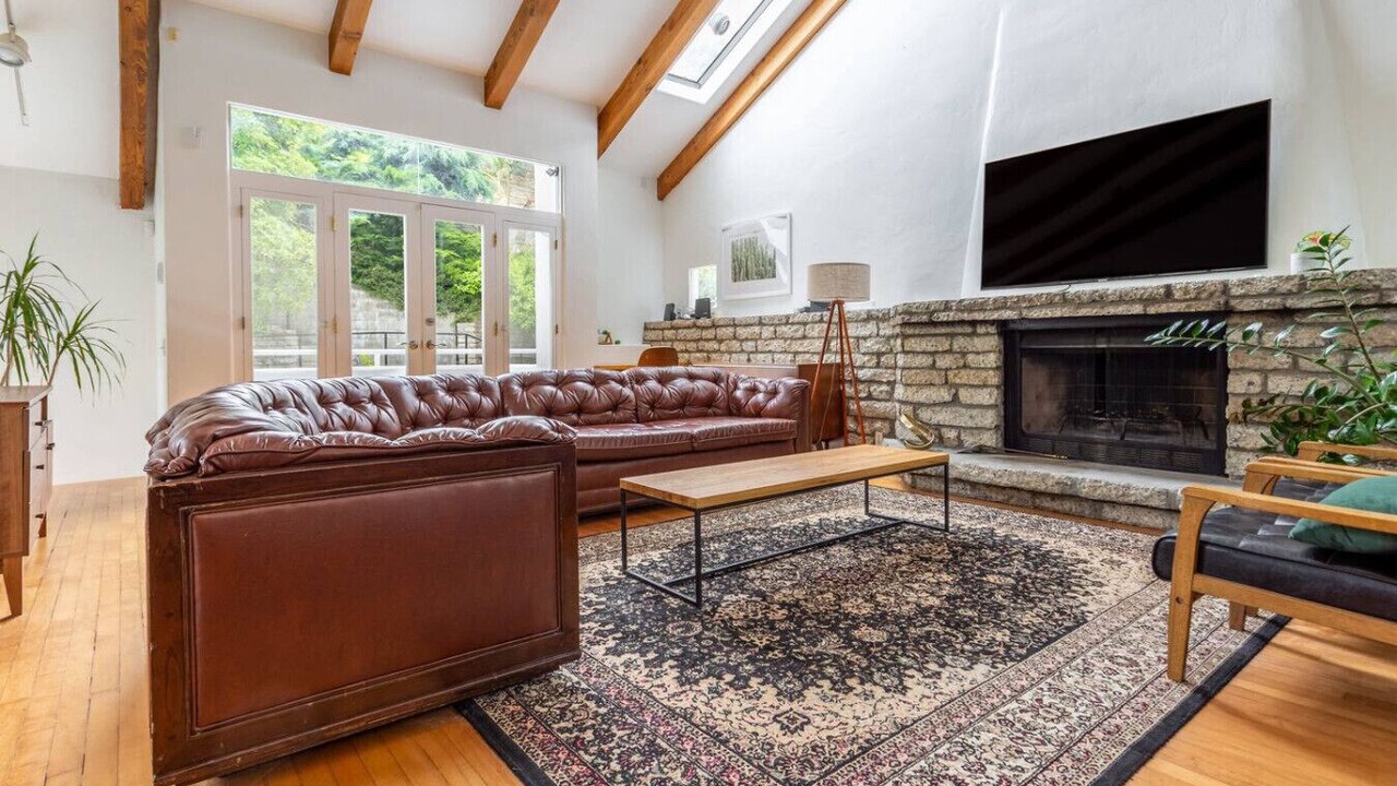 Photo of Livingroom in Sherman Oaks