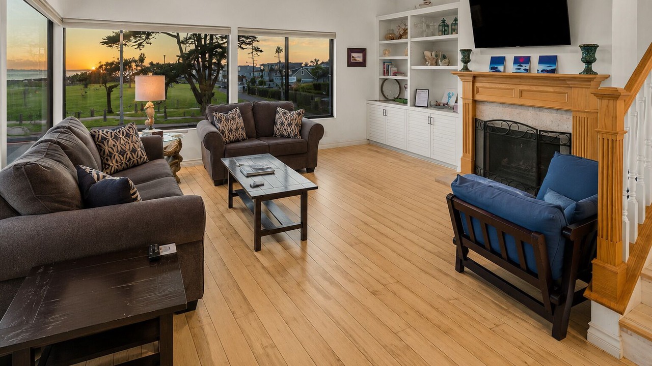 Photo of Livingroom in Pierpont Bay