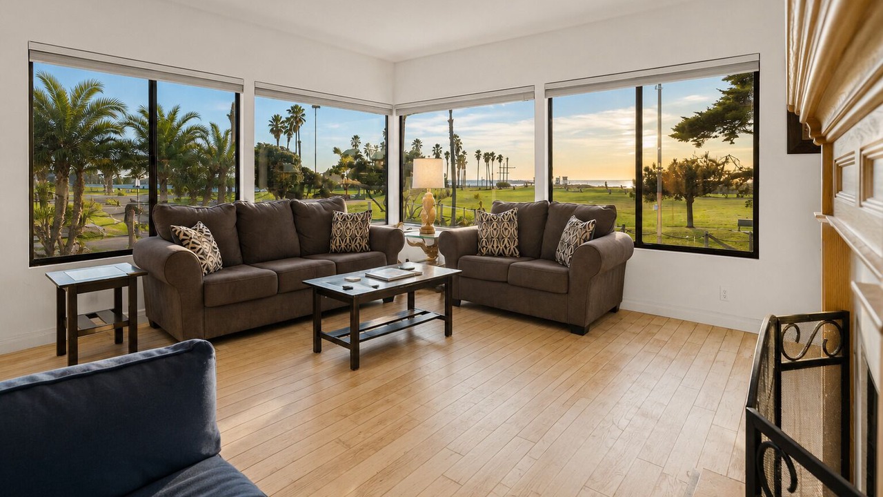Photo of Livingroom in Pierpont Bay