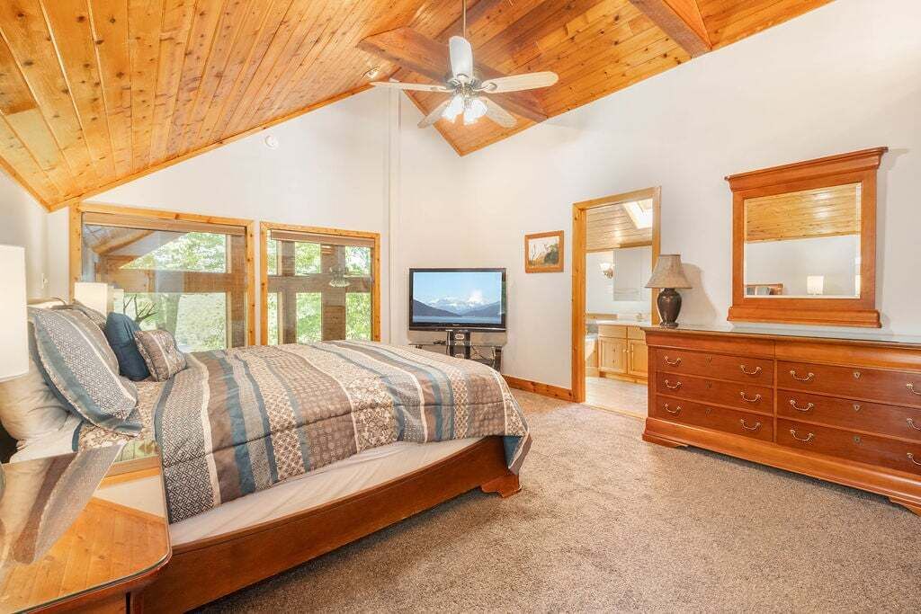 Photo of Bedroom in Mountainside