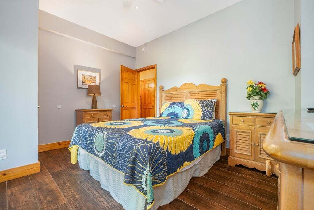 Photo of Bedroom in Mountainside