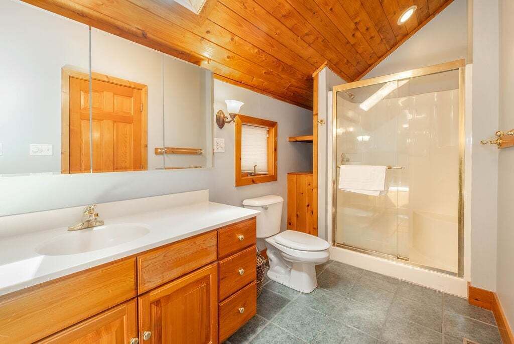 Photo of Bathroom in Mountainside