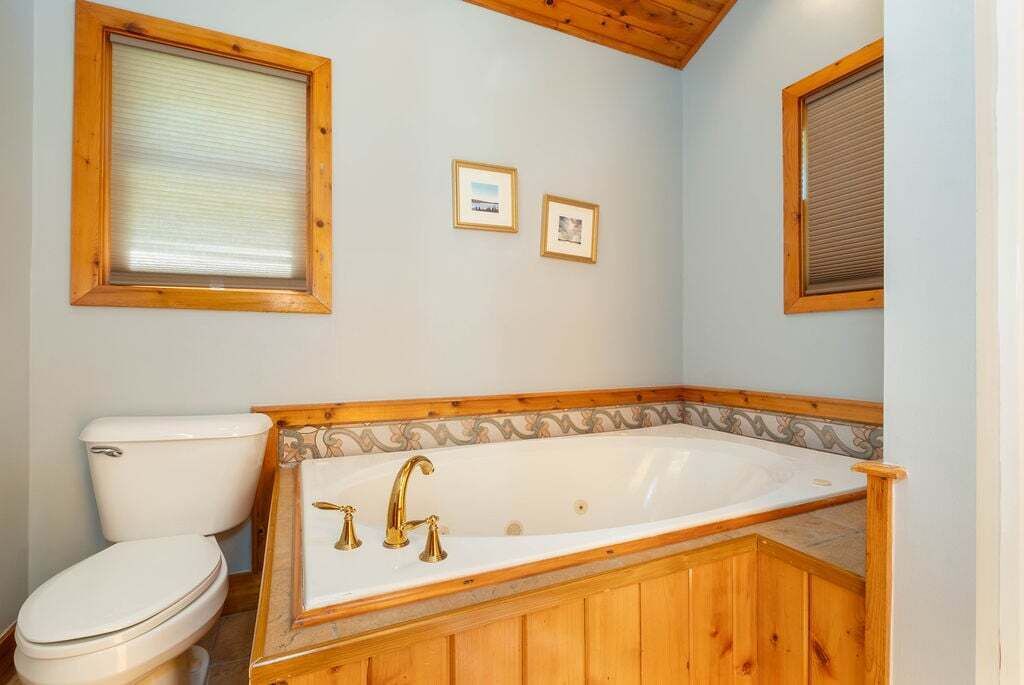 Photo of Bathroom in Mountainside